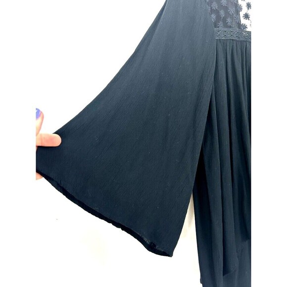 Fashion Fuse Womens Sz L Black Top Sheer Open Back Flare Sleeve Lace Blouse H2 - Picture 10 of 12